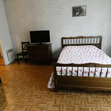 Appartement Le Chateau Durieux 3 - Proche Tous Commerces, Agreable Sutdio ! Mae-7774